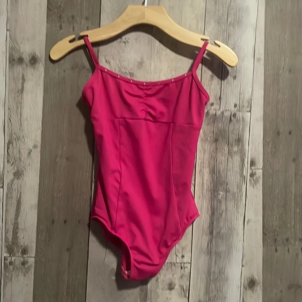Bloch girls fushia leotard 8/10